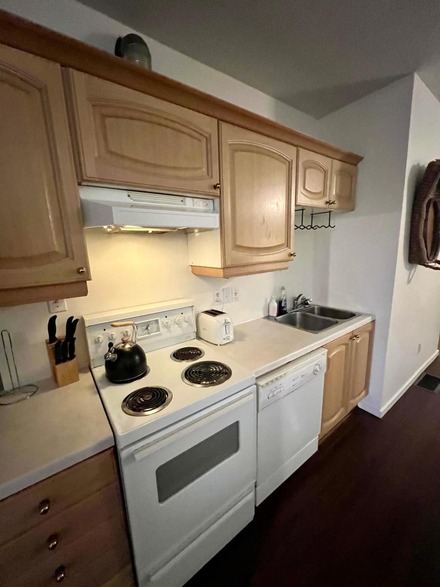 Charming Heritage Home With Mountain And City Views فانكوفر المظهر الخارجي الصورة